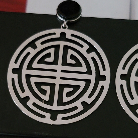 GREEK PATTERN EARRINGS - Picture 2 of 9